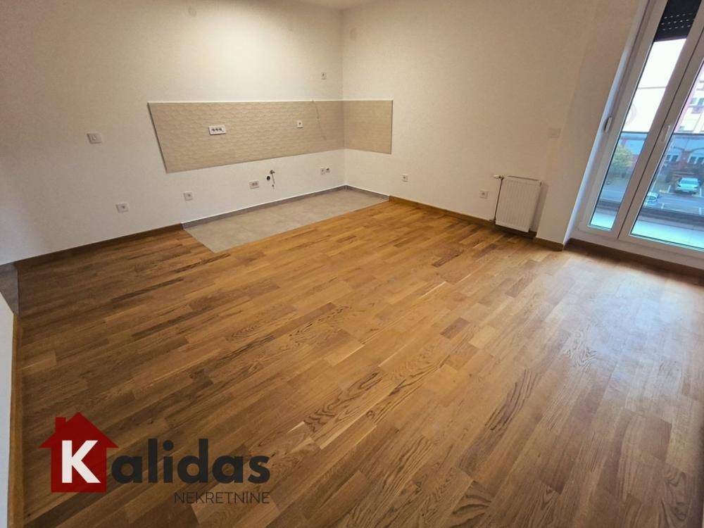 Slika 2 - Stan,NOVI SAD,TELEP,kv: 42, € 112500, ID: 1008408