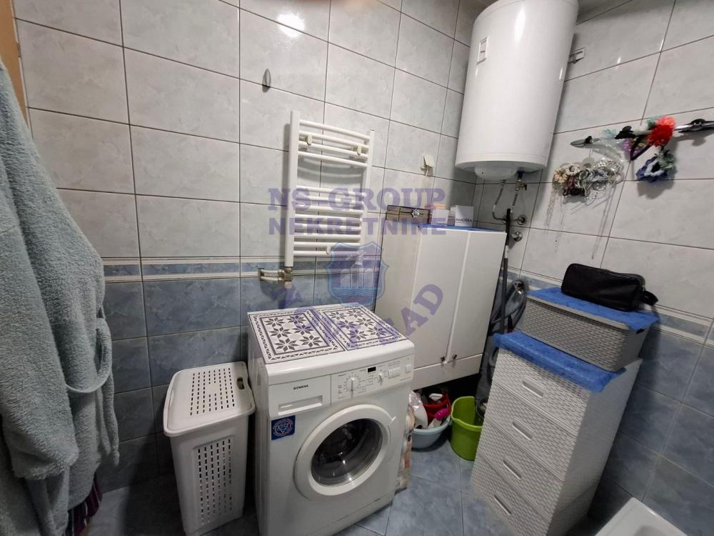 Slika 6 - Jednosoban, 30m2, Salajka (Partizanska ulica) Novi Sad, sa terasom, ima lift