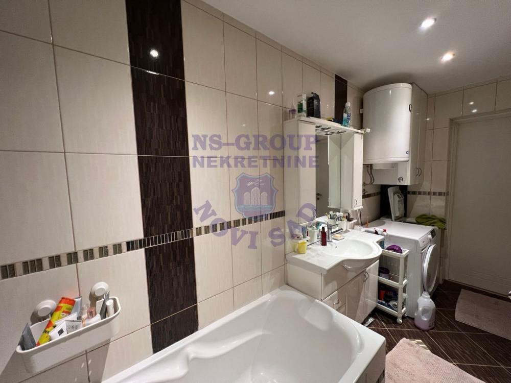 Slika 9 - Prodaja stana, 85m2, Kej žrtava racije Novi Sad, sa terasom, ima lift