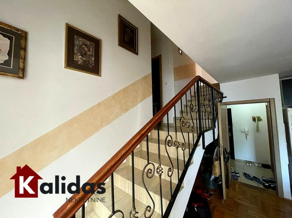 Slika 3 - Stan,NOVI SAD,ŽELEZNIČKA STANICA,kv: 78, € 144200, ID: 1008412