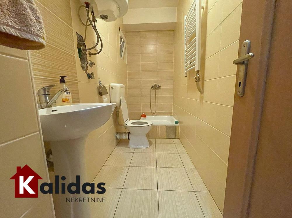 Slika 8 - Stan,NOVI SAD,ŽELEZNIČKA STANICA,kv: 78, € 144200, ID: 1008412