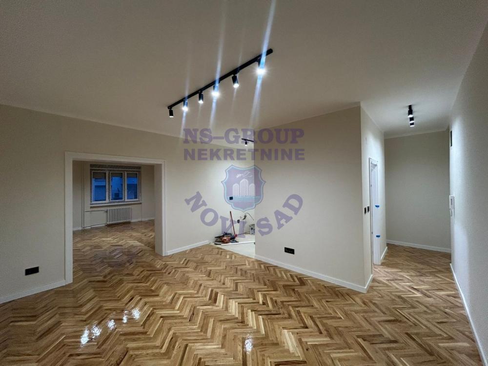 Slika 5 - Dvosoban, 59m2, Novi Sad centar Novi Sad, sa terasom