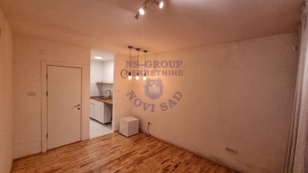 Slika 1 - Dvorisni stan na Podbari!