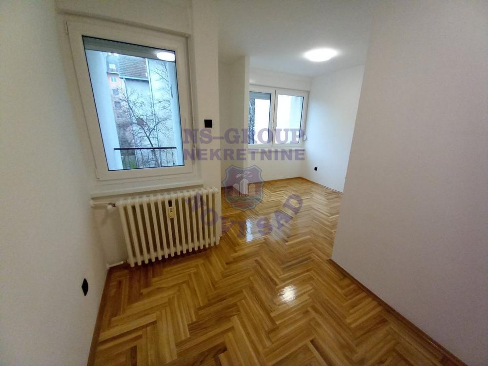 Slika 4 - 561175-Fenomenalan uknjižen trosoban stan. 