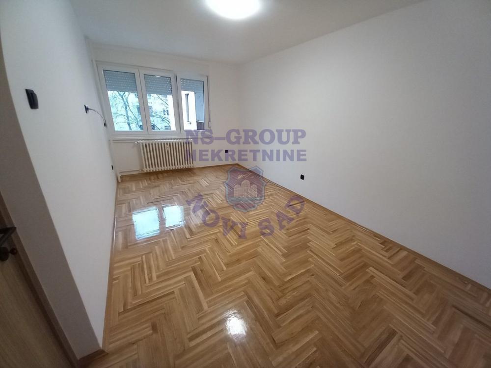 Slika 2 - 561175-Fenomenalan uknjižen trosoban stan. 