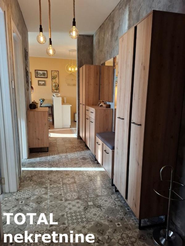 Slika 11 - Stan,NOVI SAD,TELEP,kv: 59.00, € 180000, ID: 1101981