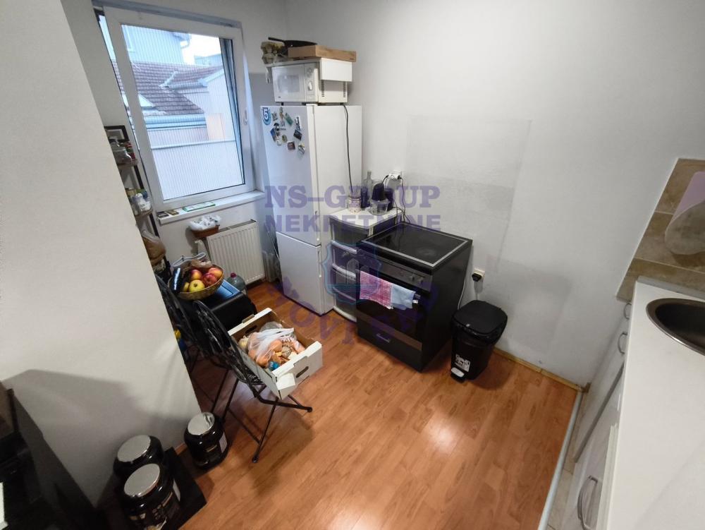 Slika 4 - Dvoiposoban, 52m2, Adice Novi Sad, sa terasom