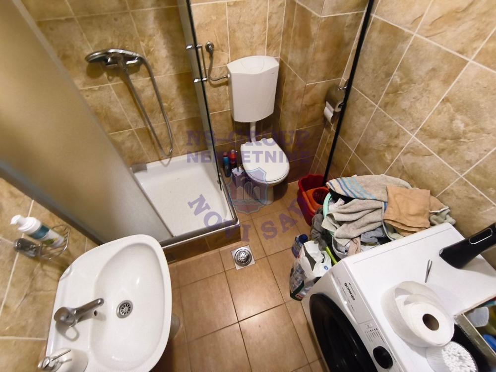 Slika 5 - Dvoiposoban, 52m2, Adice Novi Sad, sa terasom