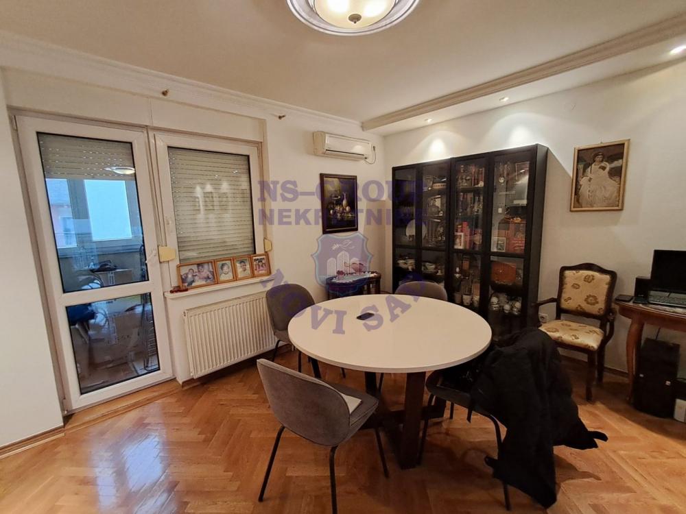 Slika 2 - Trosoban, 70m2, Podbara Novi Sad, sa terasom