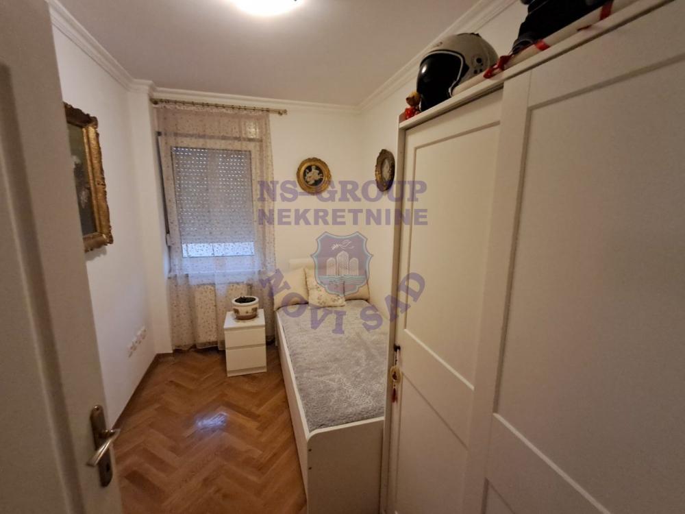 Slika 4 - Trosoban, 70m2, Podbara Novi Sad, sa terasom