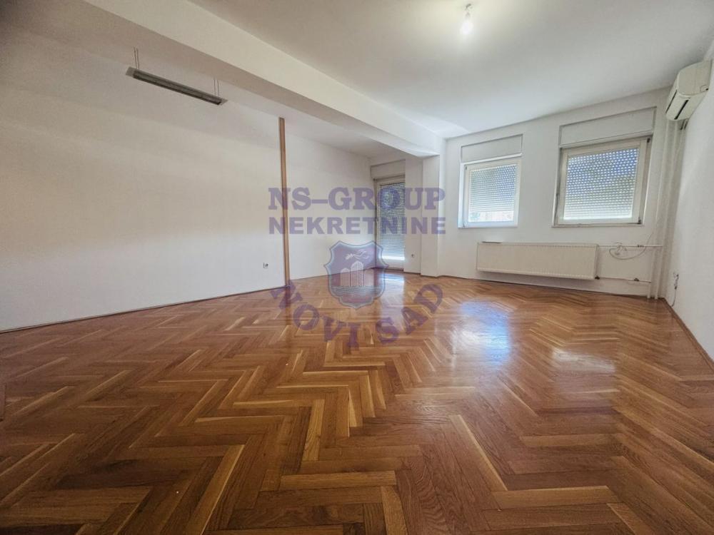 Glavna slika -Odlican trosoban stan na Grbavici!