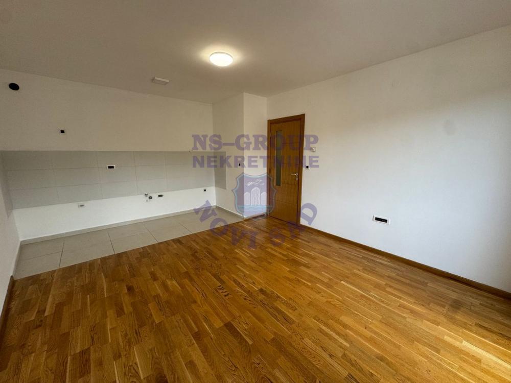 Slika 6 - Trosoban, 64m2, Petrovaradin Novi Sad