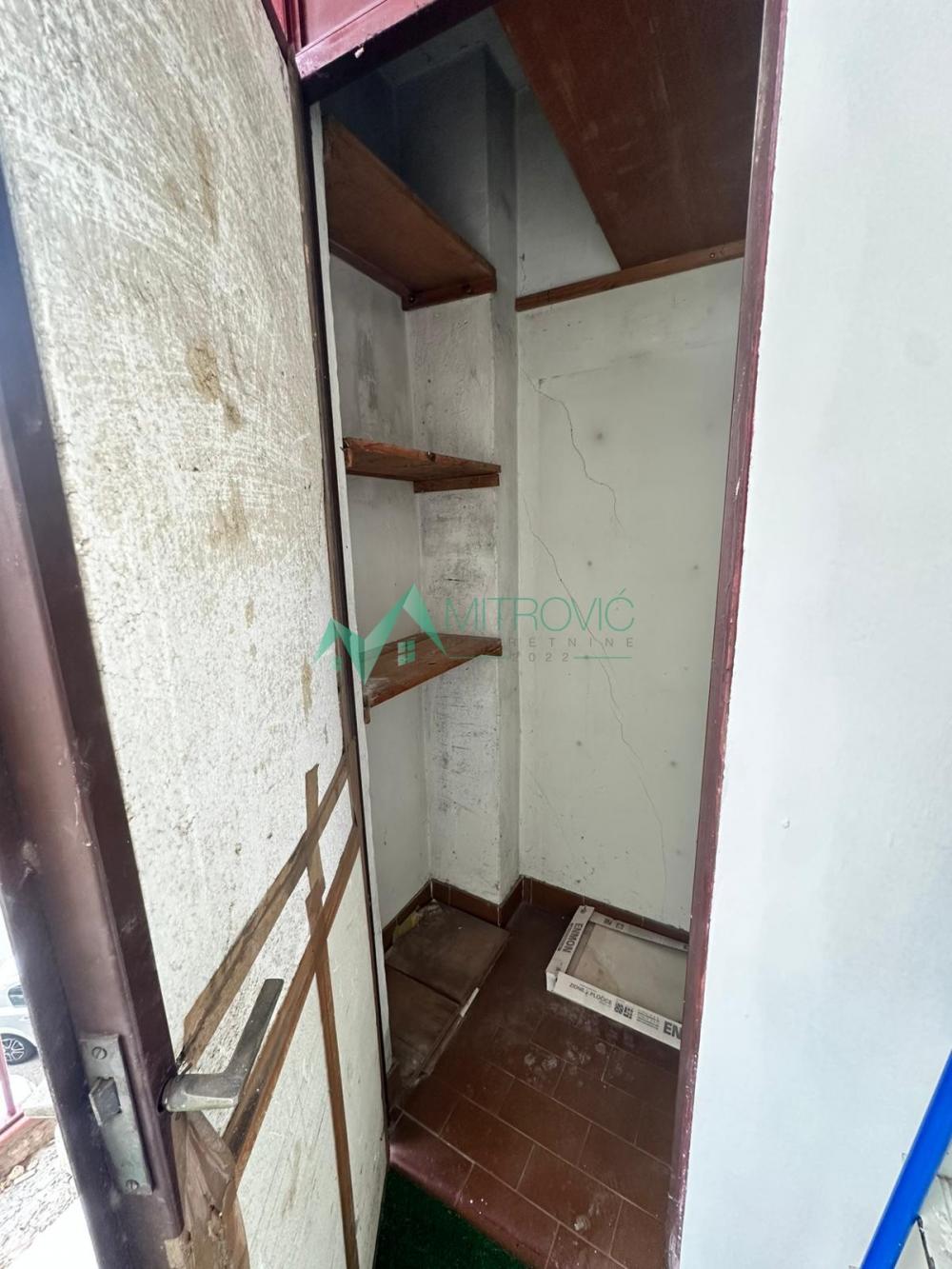 Slika 9 - Retko u ponudi – renoviran trosoban stan na Limanu 4