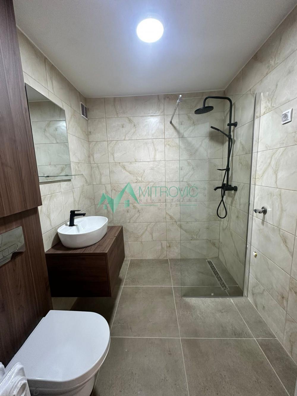 Slika 8 - Retko u ponudi – renoviran trosoban stan na Limanu 4