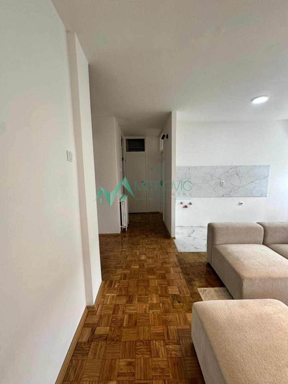 Slika 5 - Retko u ponudi – renoviran trosoban stan na Limanu 4