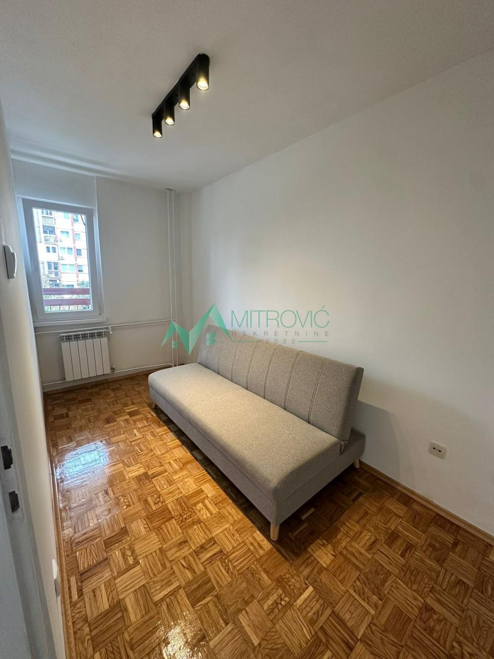 Slika 7 - Retko u ponudi – renoviran trosoban stan na Limanu 4