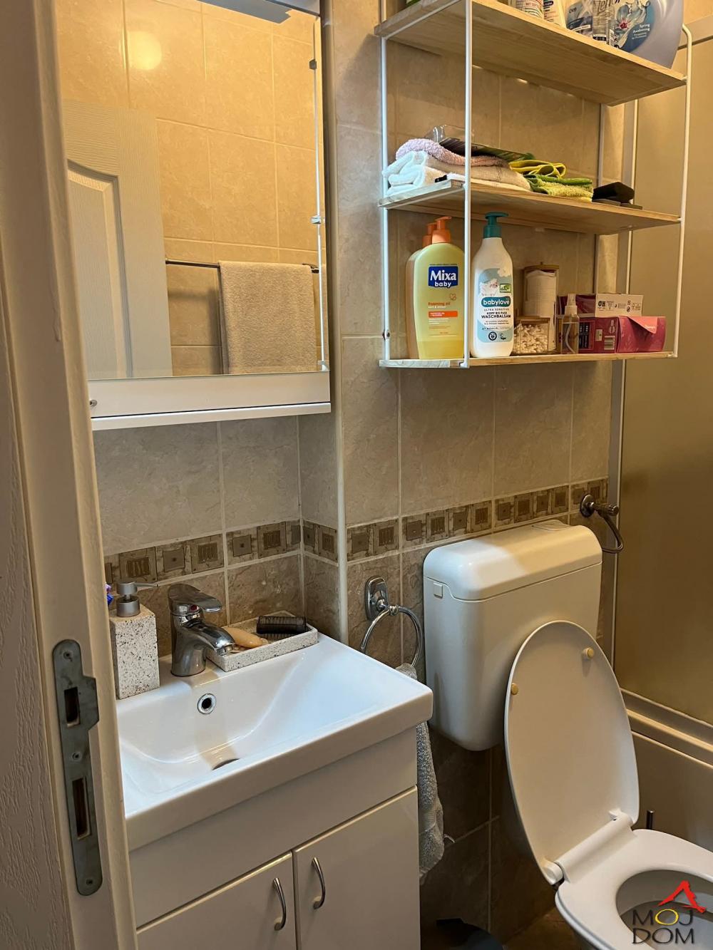 Slika 9 - Stan,NOVI SAD,DETELINARA,kv: 50, € 121550, ID: 1031459