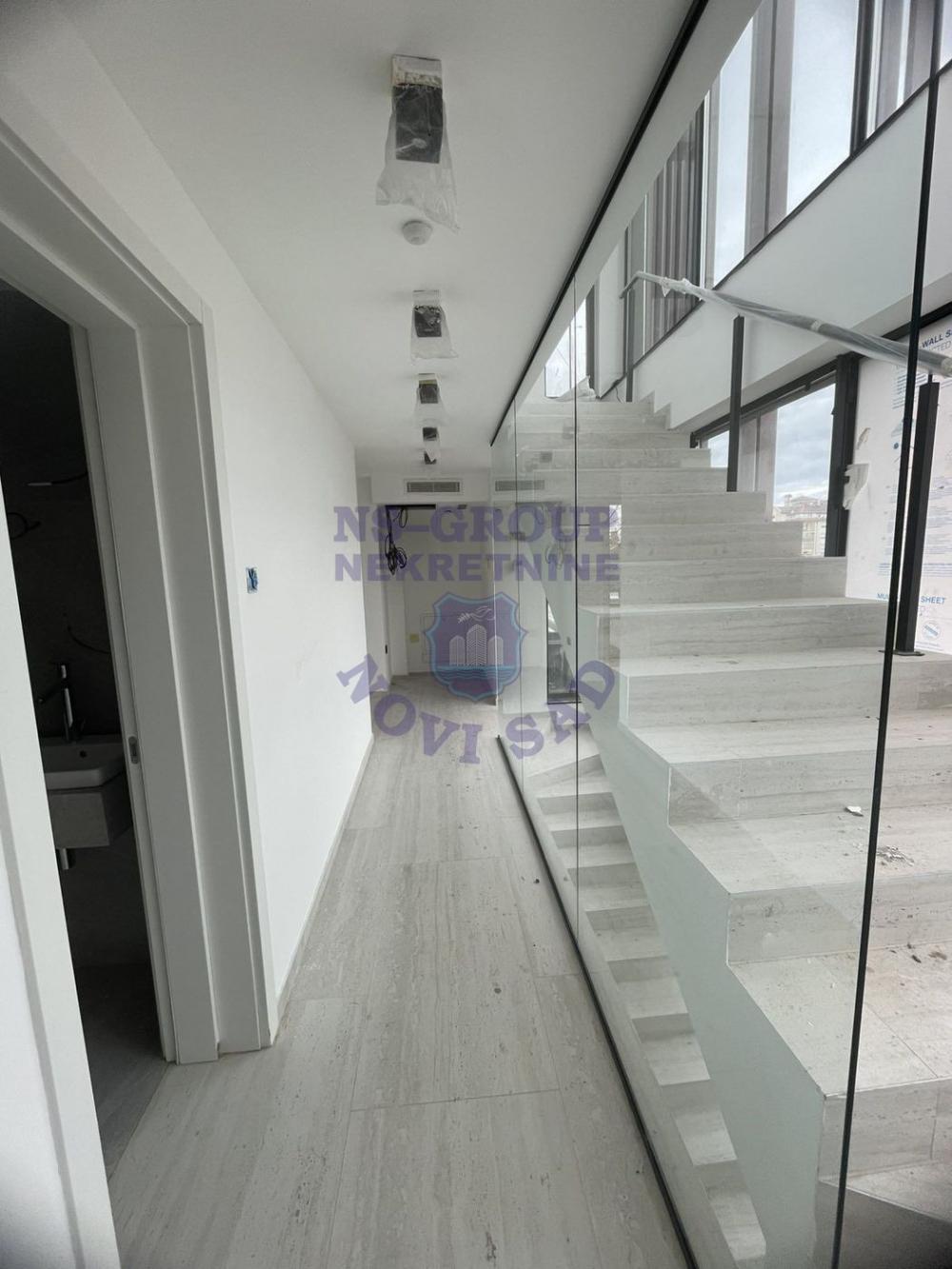 Slika 10 - Četvorosoban, 200m2, Bulevar Evrope Novi Sad