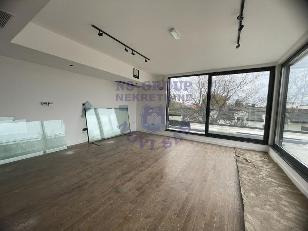 Glavna slika -Četvorosoban, 200m2, Bulevar Evrope Novi Sad