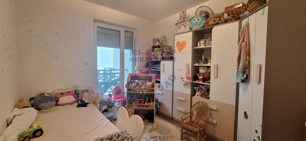 Slika 4 - Troiposoban, 75m2, Adice Novi Sad, sa terasom