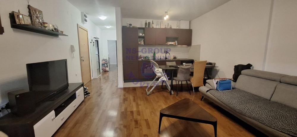 Slika 1 - Troiposoban, 75m2, Adice Novi Sad, sa terasom