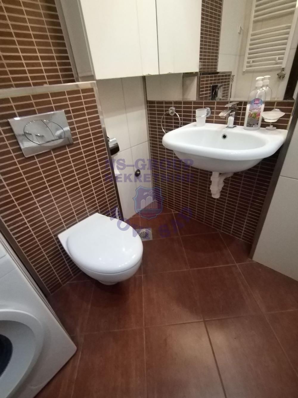 Slika 8 - Dvosoban, 47m2, Bulevar oslobođenja Novi Sad, sa terasom, ima lift