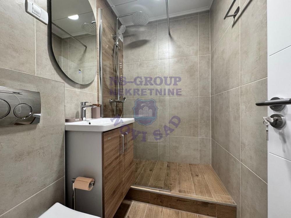 Slika 9 - Dvoiposoban, 55m2, Liman 3 Novi Sad, sa terasom, ima lift