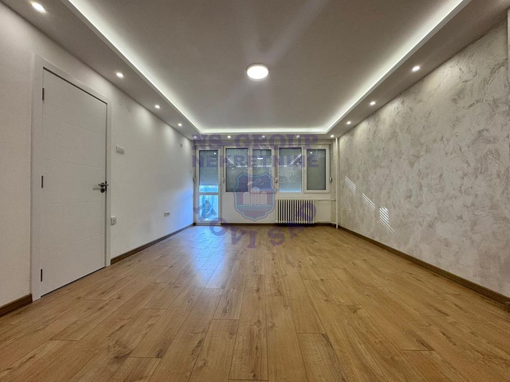 Glavna slika -Dvoiposoban, 55m2, Liman 3 Novi Sad, sa terasom, ima lift