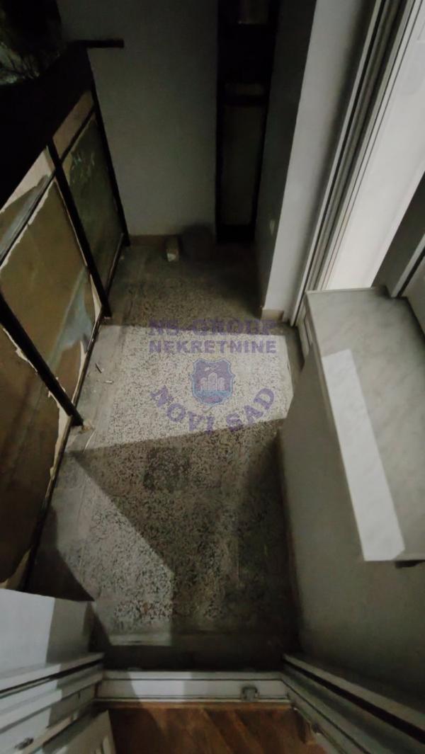 Slika 8 - Dvoiposoban kod Želežničke stanice!