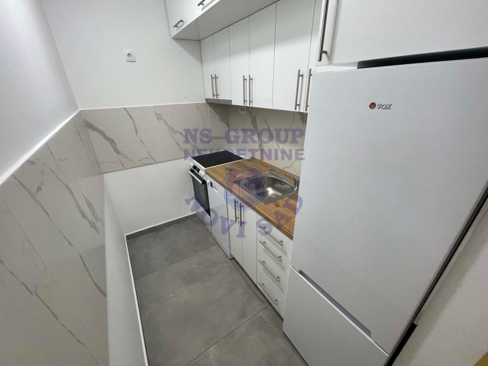 Slika 2 - Dvosoban, 40m2, Detelinara Novi Sad, sa terasom, ima lift