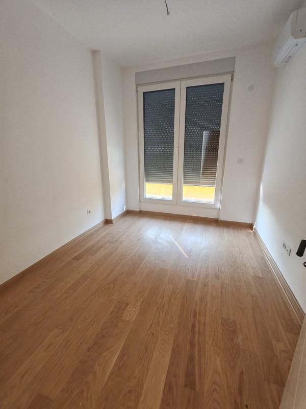 Slika 9 - Stan,NOVI SAD,CENTAR,kv: 161.00, € 583000, ID: 1059044