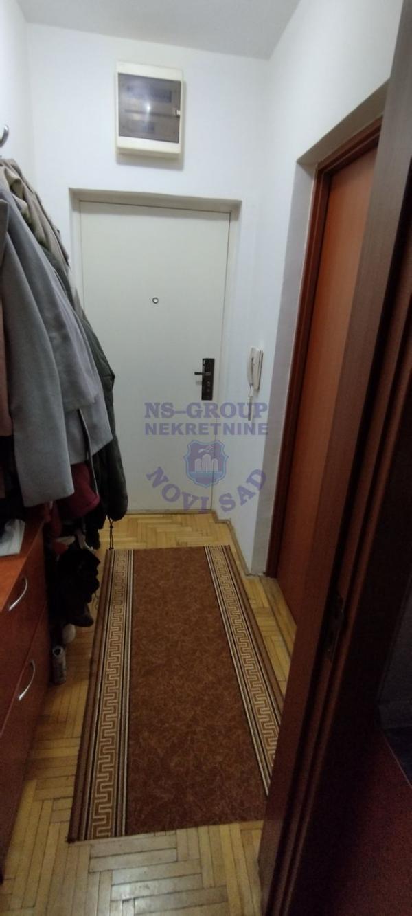 Slika 4 - Jednosoban, 23m2, Detelinara Novi Sad, sa terasom, ima lift