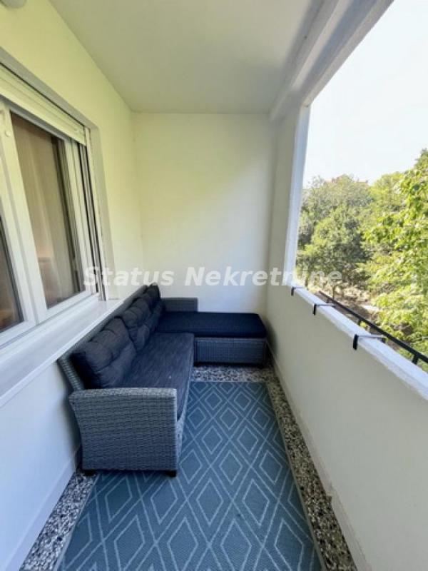 Slika 9 - Novo Naselje-Namešten Dvosoban stan 48 m2 na drugom spratu u mirnom kraju-065/385 8880