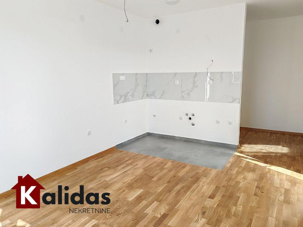 Slika 4 - Stan,NOVI SAD,TELEP,kv: 38, € 113300, ID: 1008287