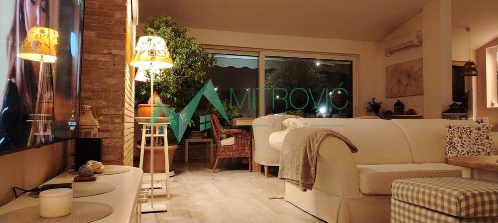 Glavna slika -Luksuzan petosoban stan – Grbavica