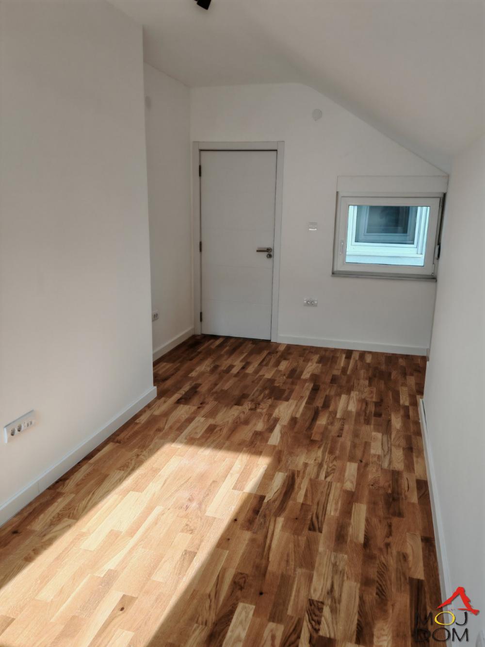 Slika 4 - Stan,NOVI SAD,GRBAVICA,kv: 36, € 93730, ID: 1031221