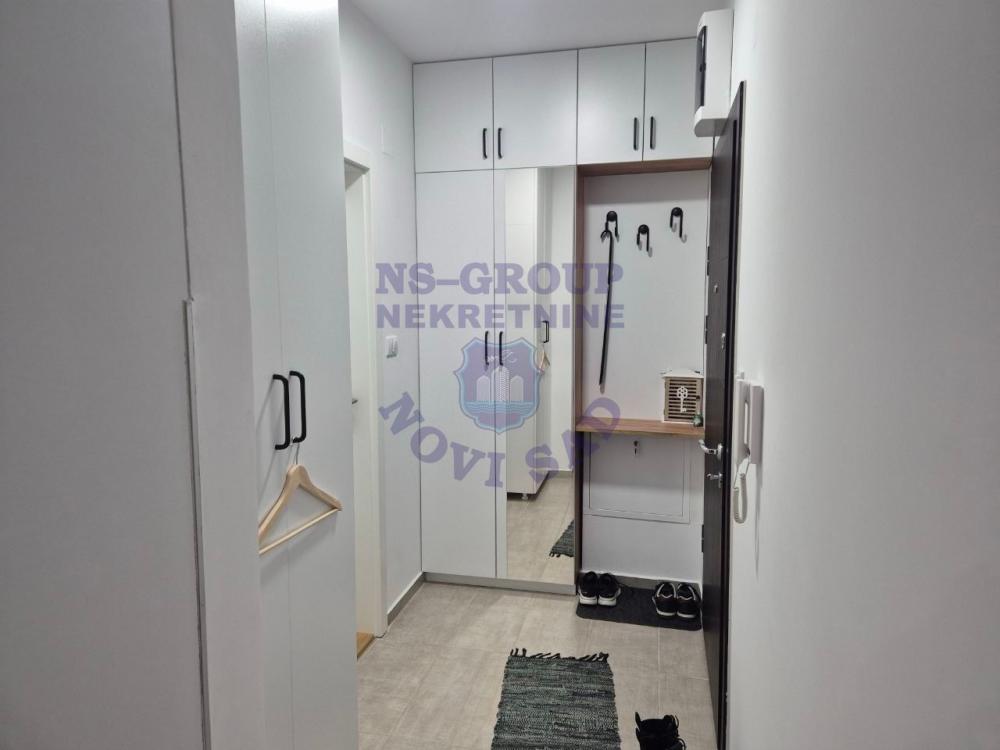 Slika 3 - Jednoiposoban, 34m2, Bulevar patrijarha Pavla (Somborski bulevar) Novi Sad, sa terasom, ima lift