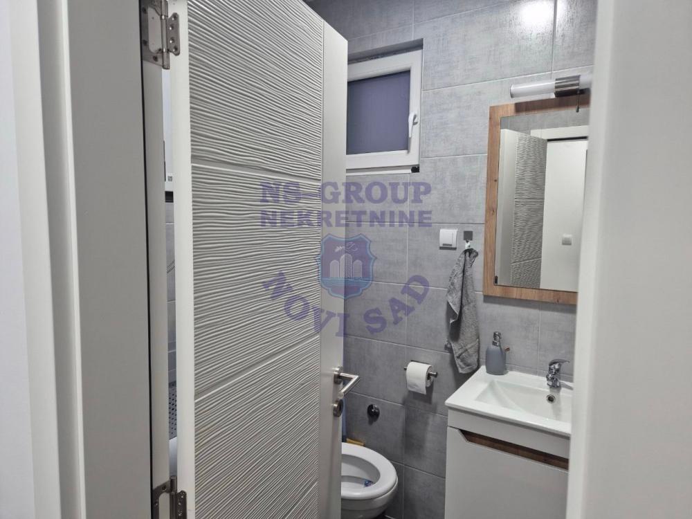 Slika 5 - Jednoiposoban, 34m2, Bulevar patrijarha Pavla (Somborski bulevar) Novi Sad, sa terasom, ima lift