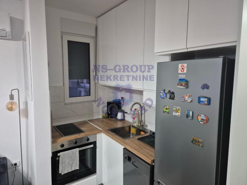 Slika 6 - Jednoiposoban, 34m2, Bulevar patrijarha Pavla (Somborski bulevar) Novi Sad, sa terasom, ima lift