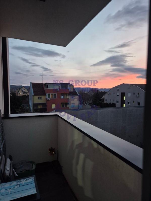 Slika 8 - Jednoiposoban, 34m2, Bulevar patrijarha Pavla (Somborski bulevar) Novi Sad, sa terasom, ima lift