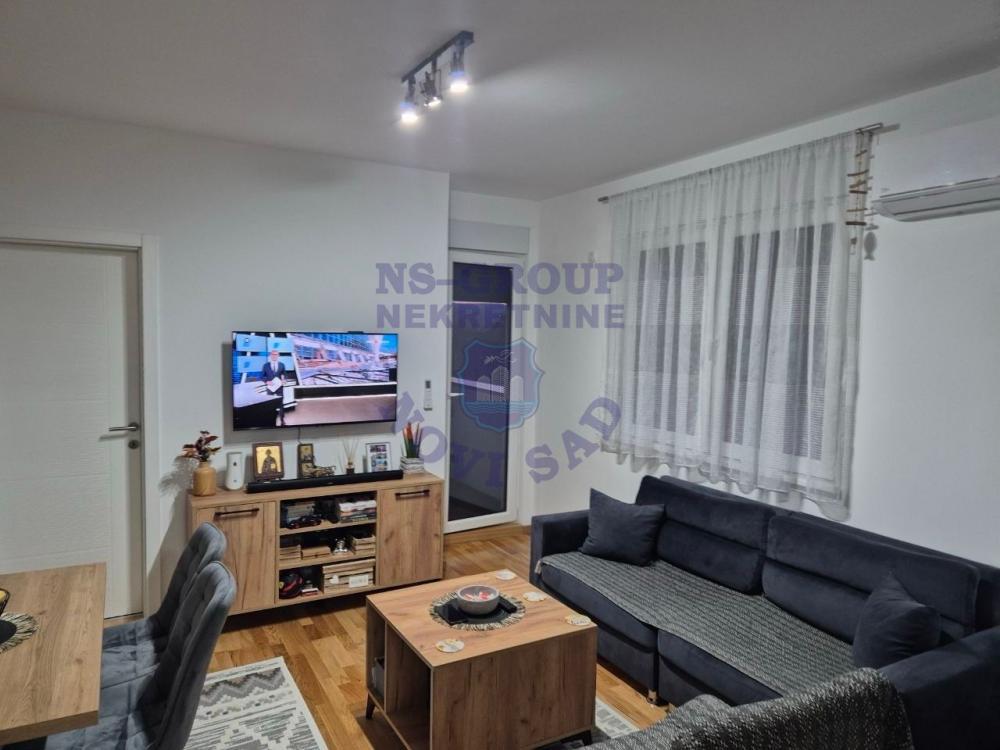 Glavna slika -Jednoiposoban, 34m2, Bulevar patrijarha Pavla (Somborski bulevar) Novi Sad, sa terasom, ima lift