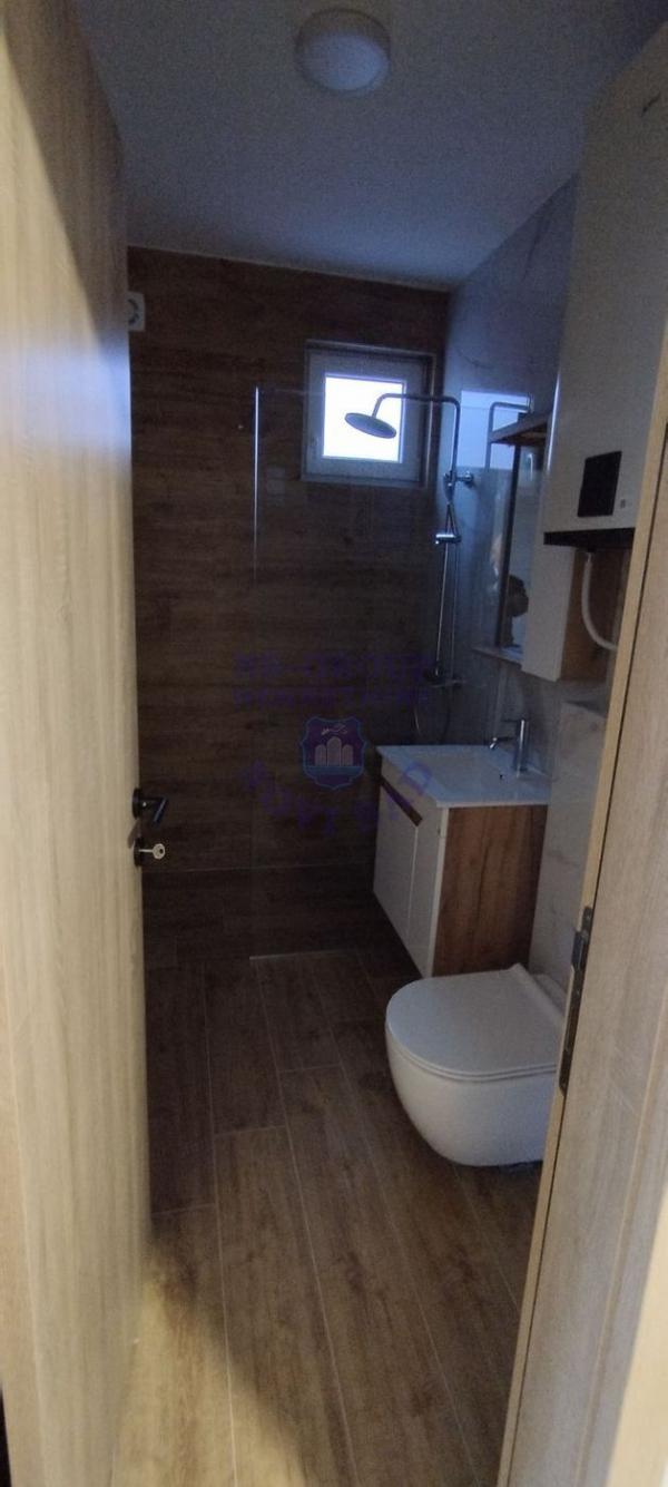 Slika 5 - Troiposoban, 98m2, Veternik Novi Sad, sa terasom