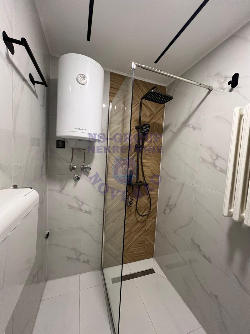 Slika 4 - Jednosoban, 21m2, Bulevar oslobođenja Novi Sad, sa terasom, ima lift