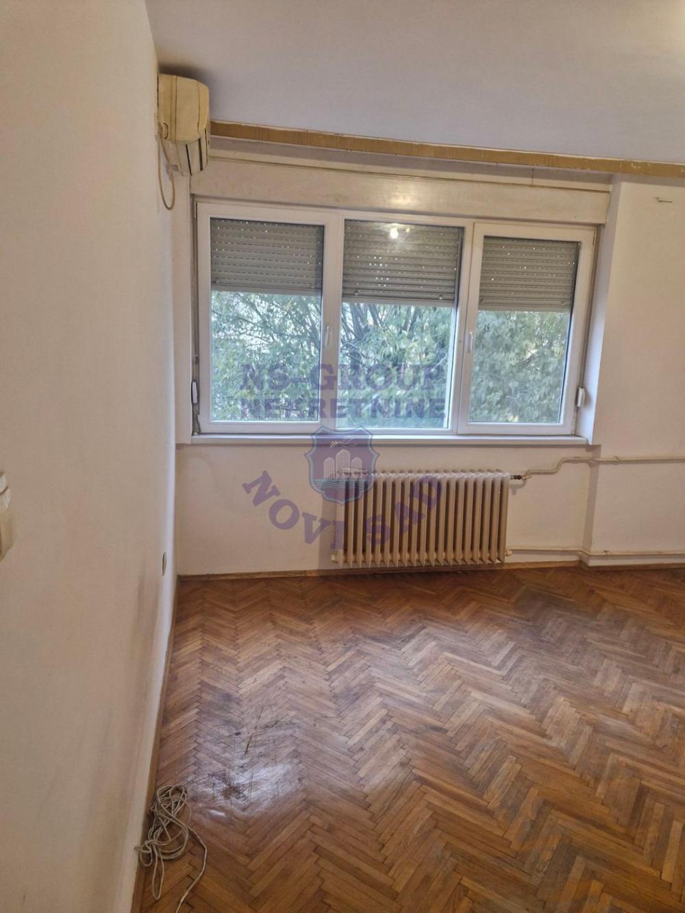 Glavna slika -Funkcionalan stan od 38m2 u mirnom kraju punom zelenila, u neposrednoj blizini centra grada!