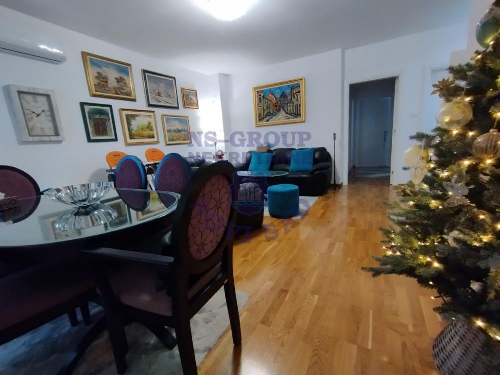 Slika 1 - Trosoban, 66m2, Podbara Novi Sad, sa terasom, ima lift