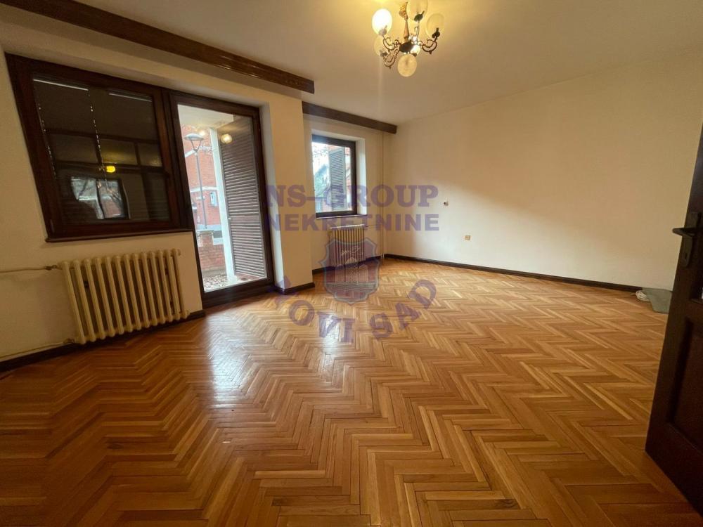 Slika 2 - Trosoban stan sa odlicnom prizemnom terasom!