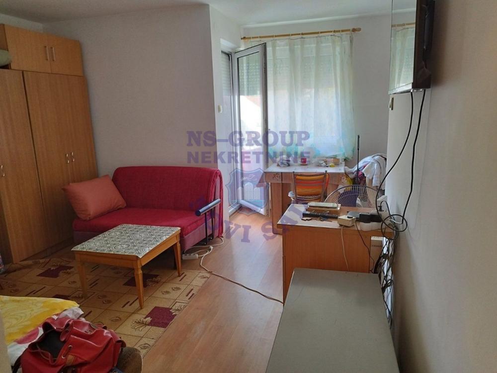 Glavna slika -Odlicna garsonjera na Telepu!