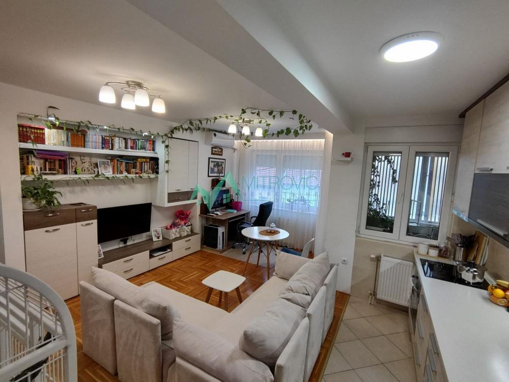 Slika 2 - Na prodaju dvosoban stan na Grbavici – izuzetna lokacija 