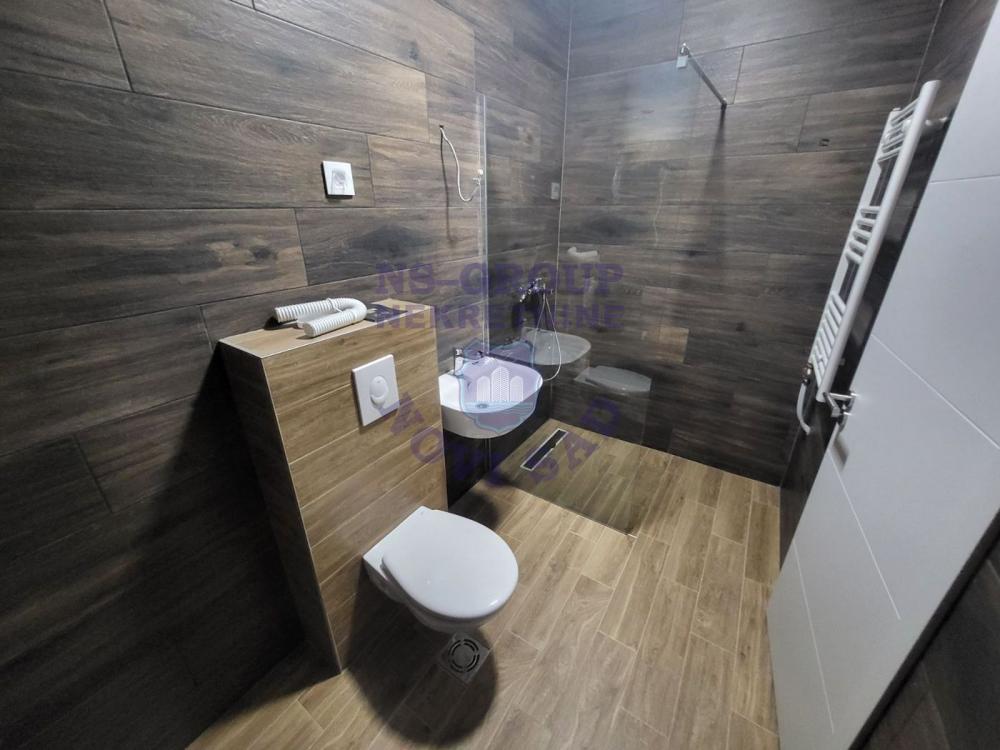 Slika 2 - Dvosoban, 40m2, Telep Novi Sad, sa terasom, ima lift