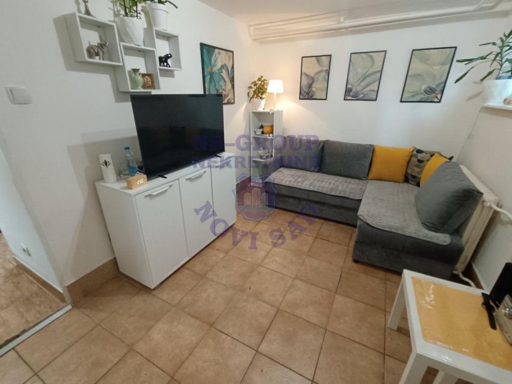 Slika 1 - Š:560258 Garsonjera na Bulevaru!